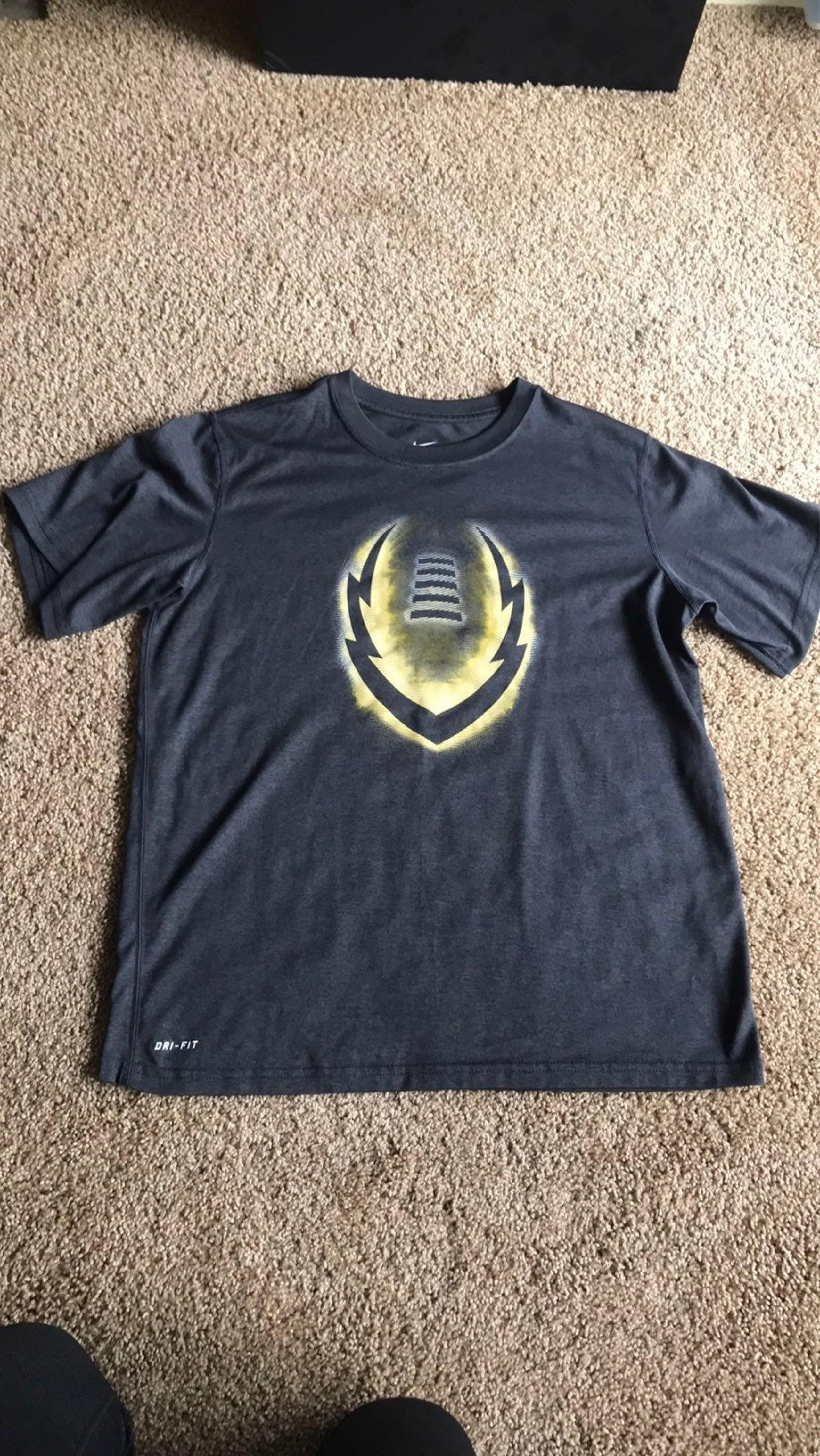 NWOT Nike T-shirt boy