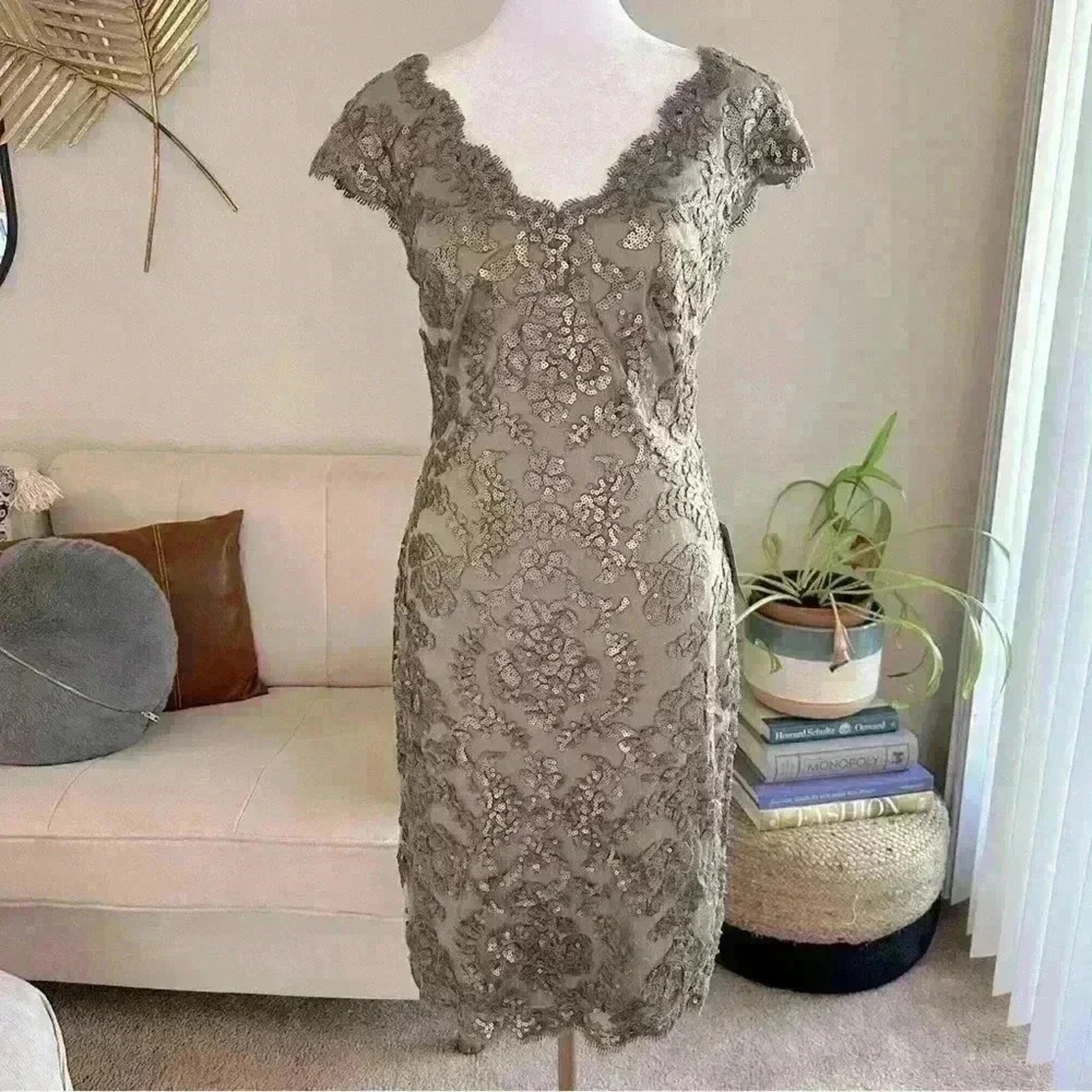 NWT TADASHI SHOJI Paillette Embroidered Lace Dress Sz. 6
