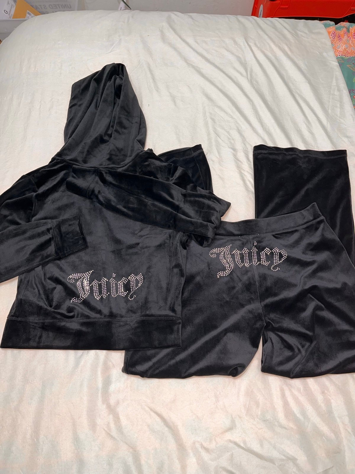 NWT women’s Juicy Couture velour black beauty bling outfit set track suit. Jacke