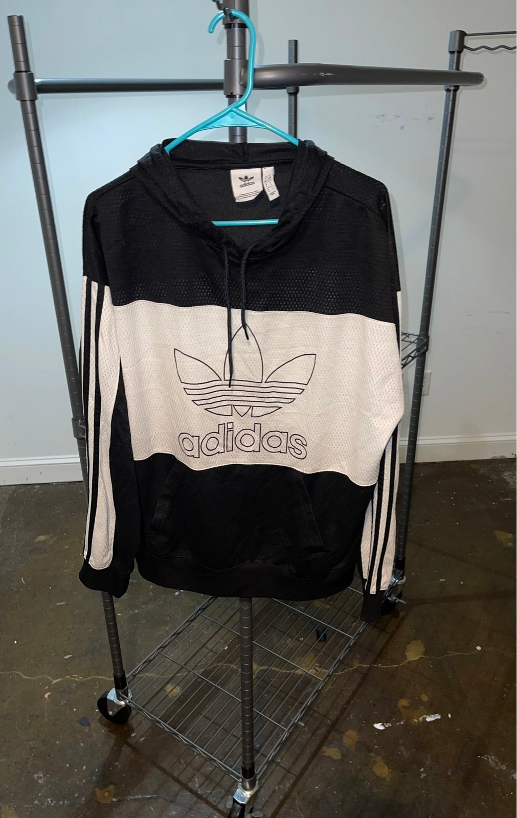 Adiddas jersey hoodir black and white