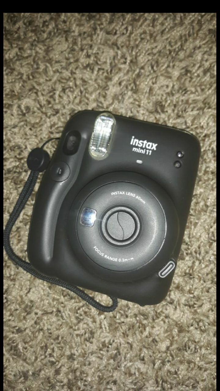 Fujifilm Instax Mini 11 Instant Film Cam