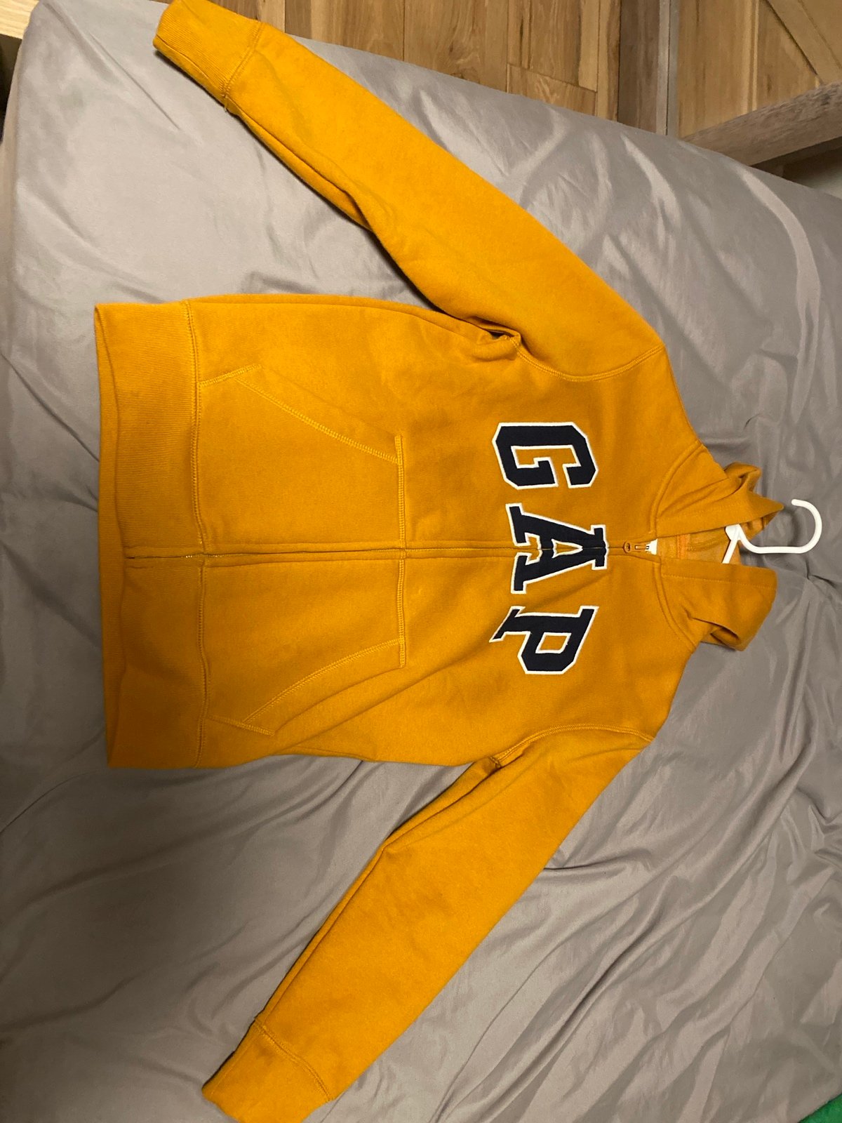 2 Gap sweatsuits in kid sizes