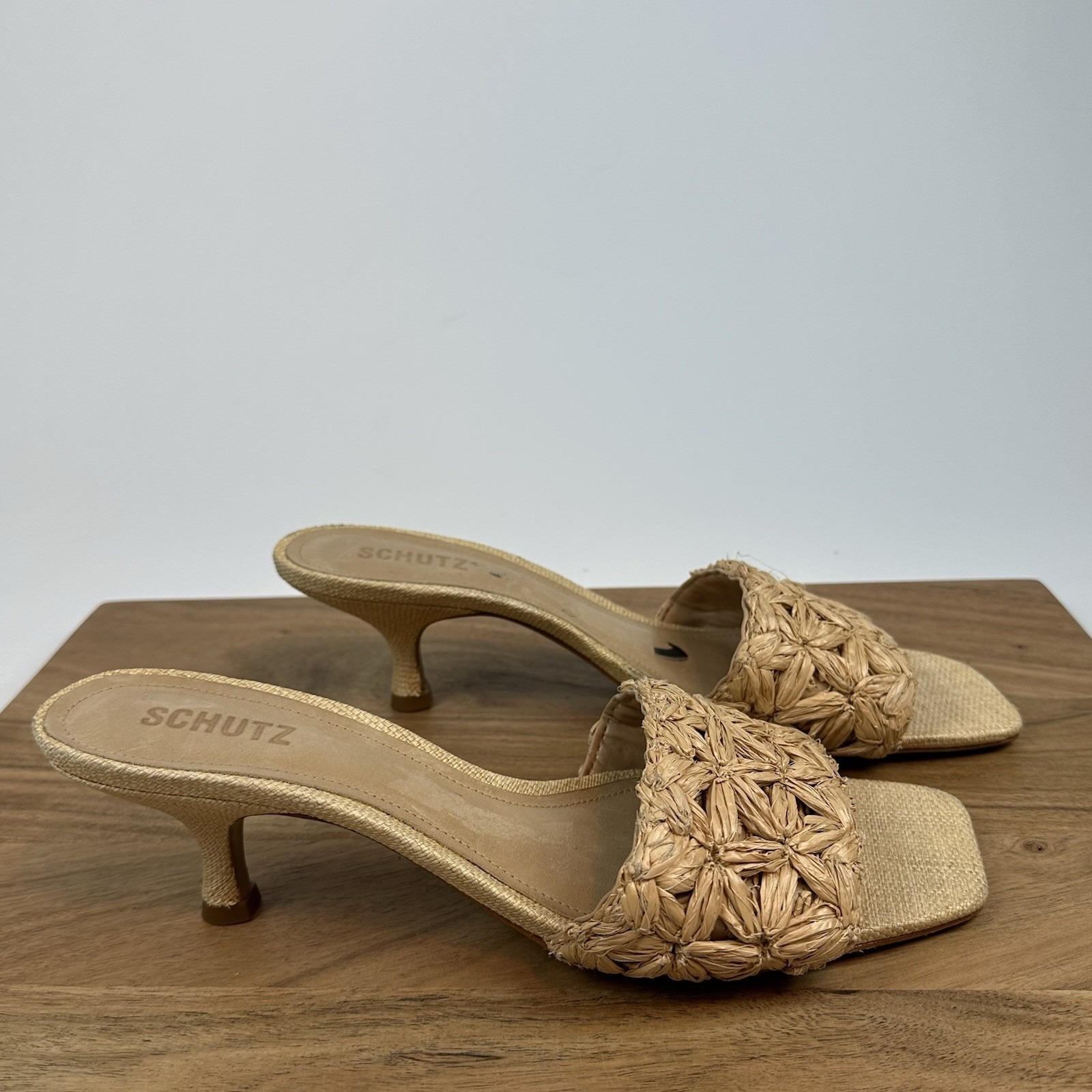 Womens Schutz Dethalia Tan Floral Straw Slip On Sandals Heels Size 10.5 B
