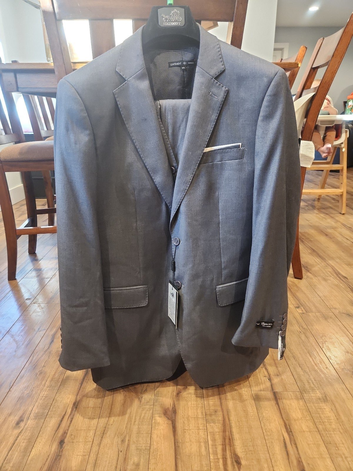 Mens suit 42L by Statement