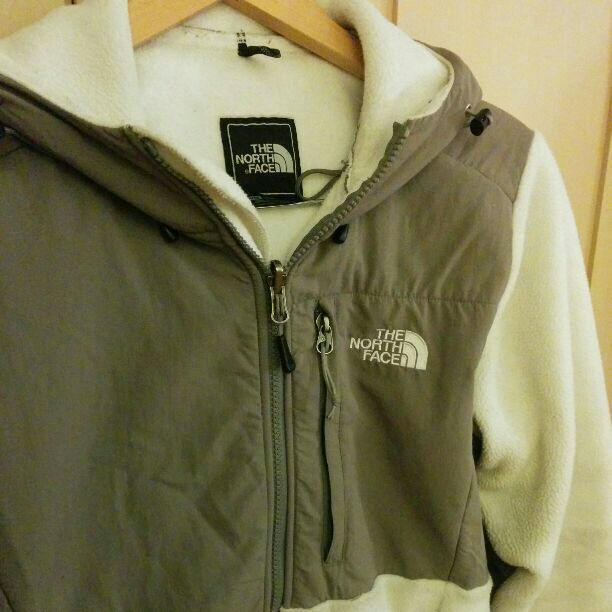 TNF white hooded Denali jacket M