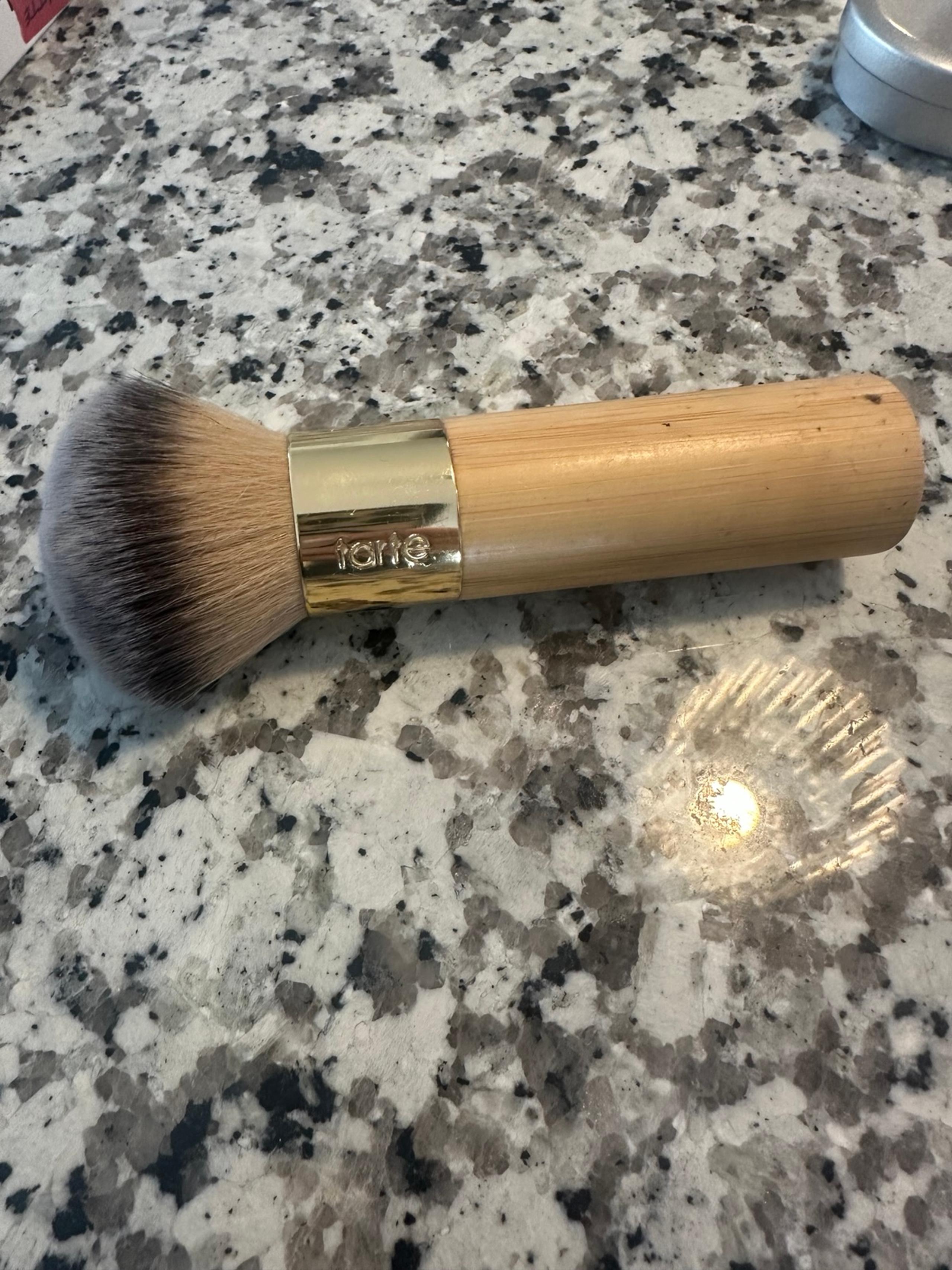 Large foundation brush - Tarte