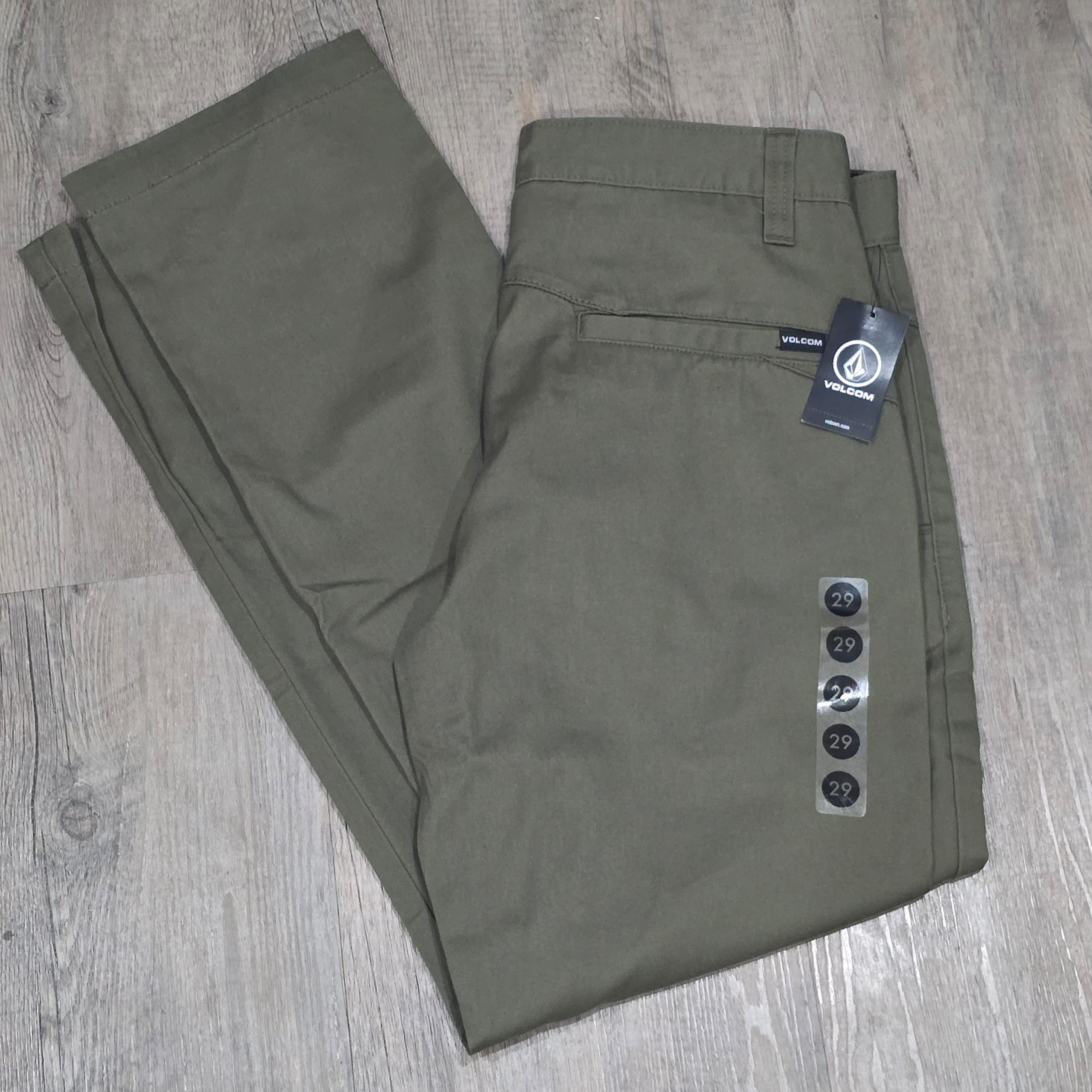Volcom Men's pants 29. New with Tag green
