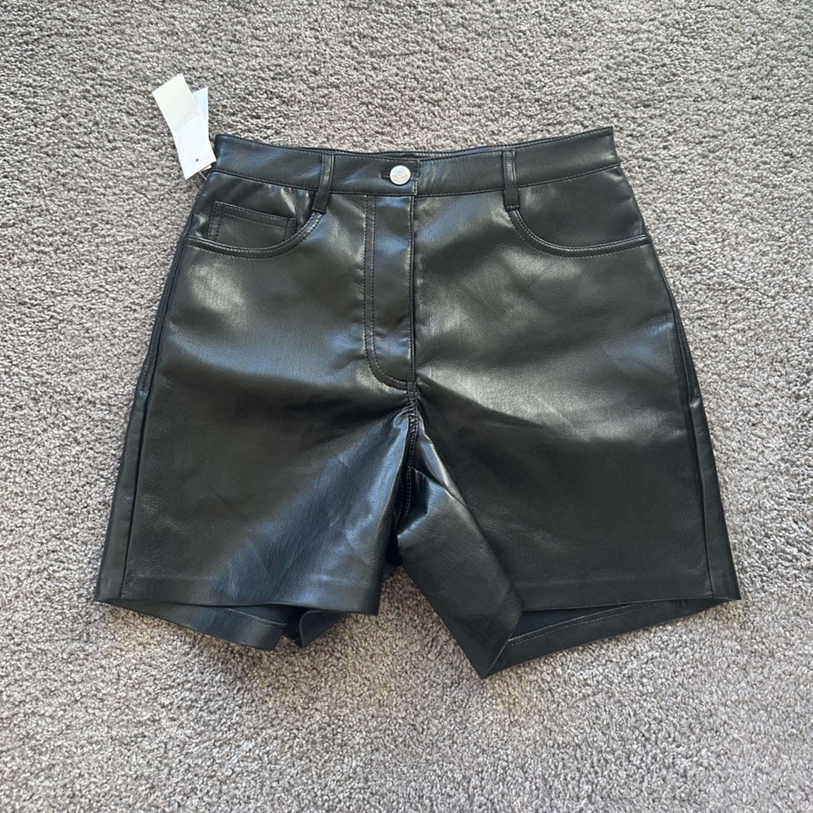 NWT: Wilfred Melina 5” Shorts