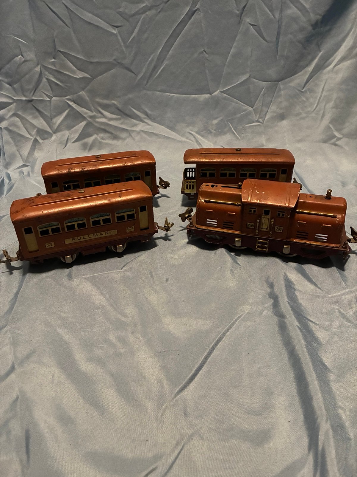 Lionel Prewar O Gauge 252 Electric Locomotive 529 530 Passenger Car Train Set