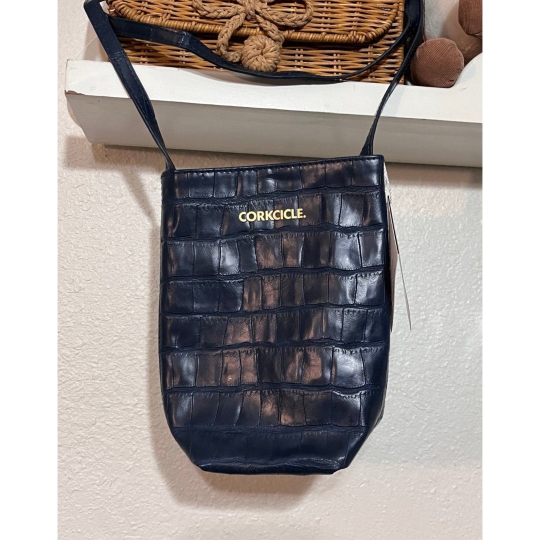 corkcircle sling bag