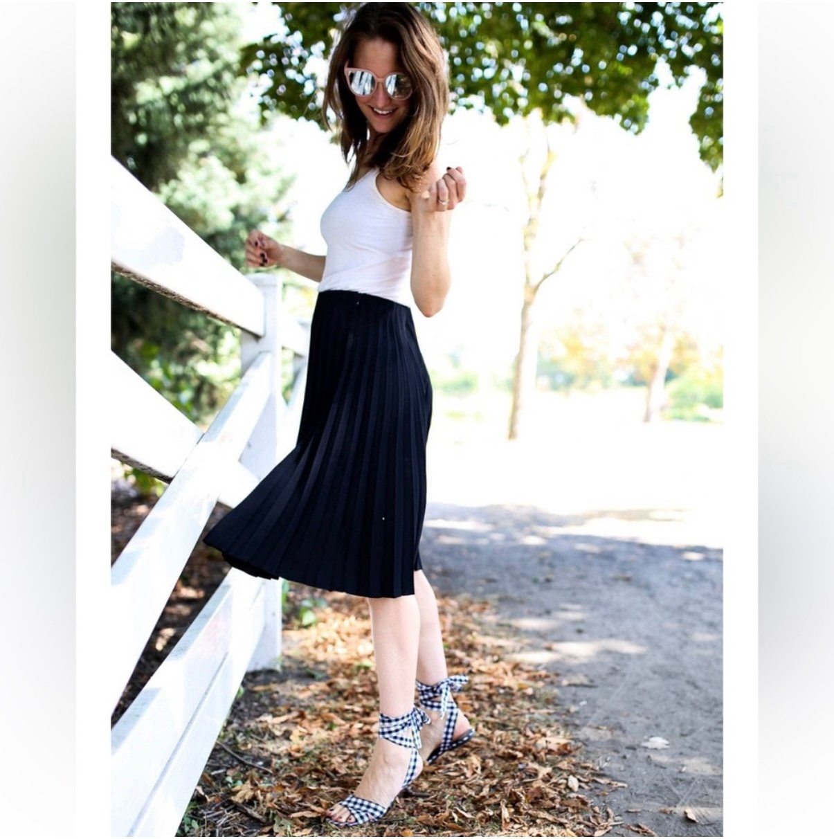 Everlane pleated skirt