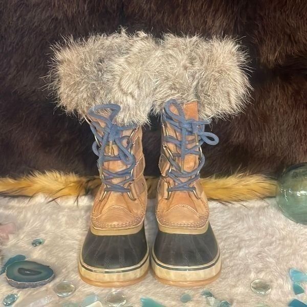 Sorel boots 8.5 (5000G)
