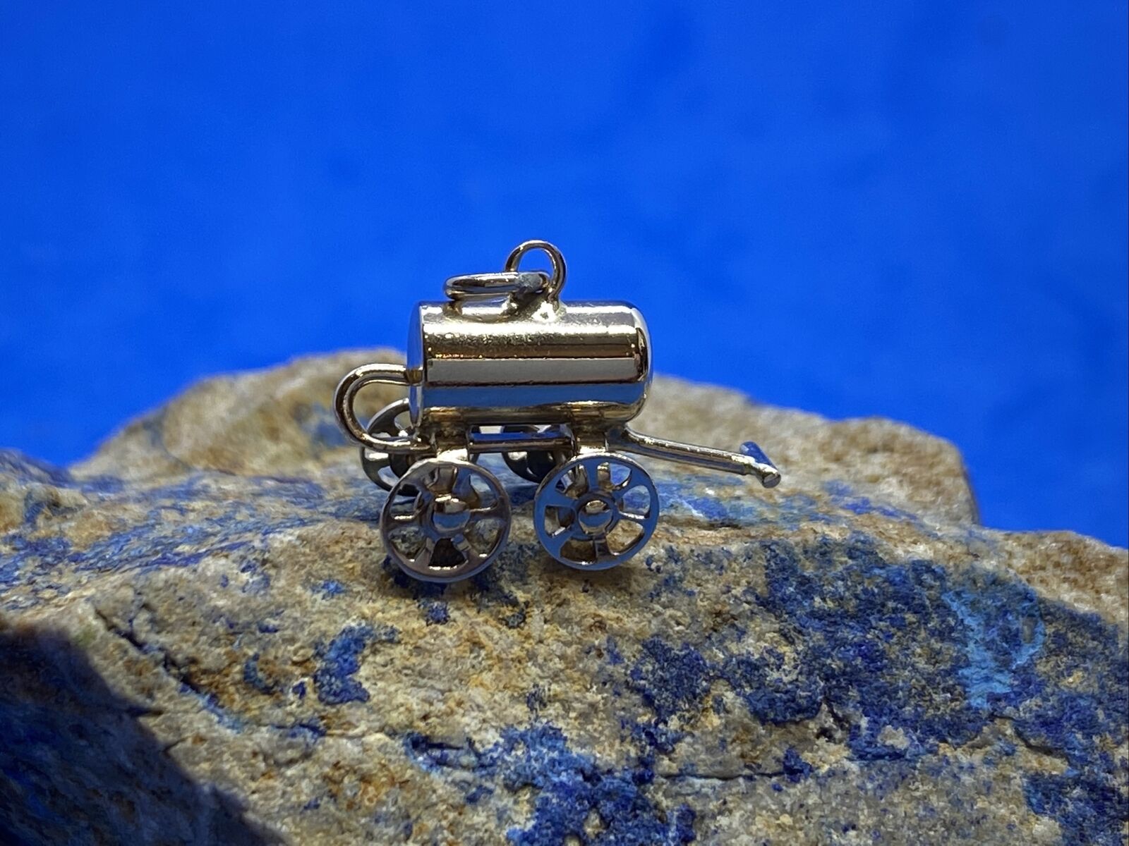 14K Yellow Gold Covered Wagon with Pulley Charm