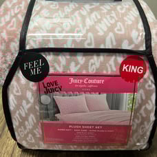 Juicy couture king size, plush sheet set