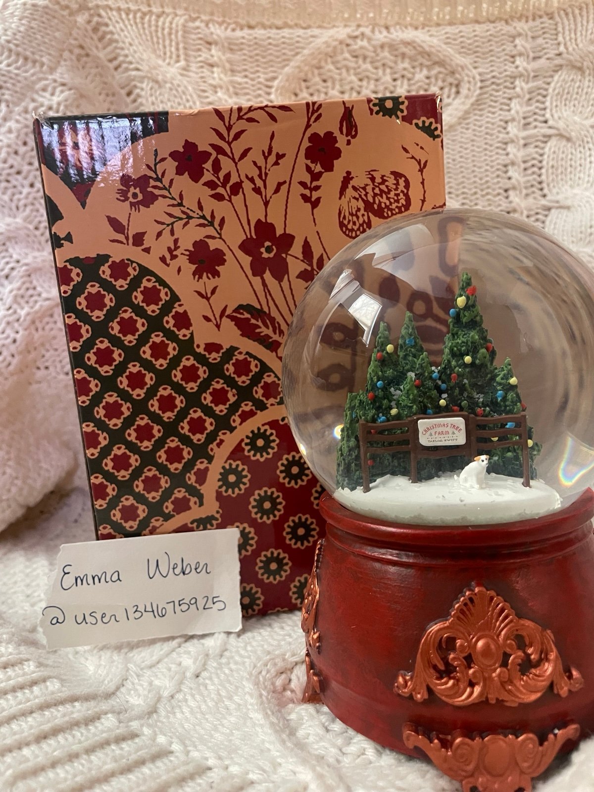 RARE Taylor Swift Christmas Tree Farm Snow globe
