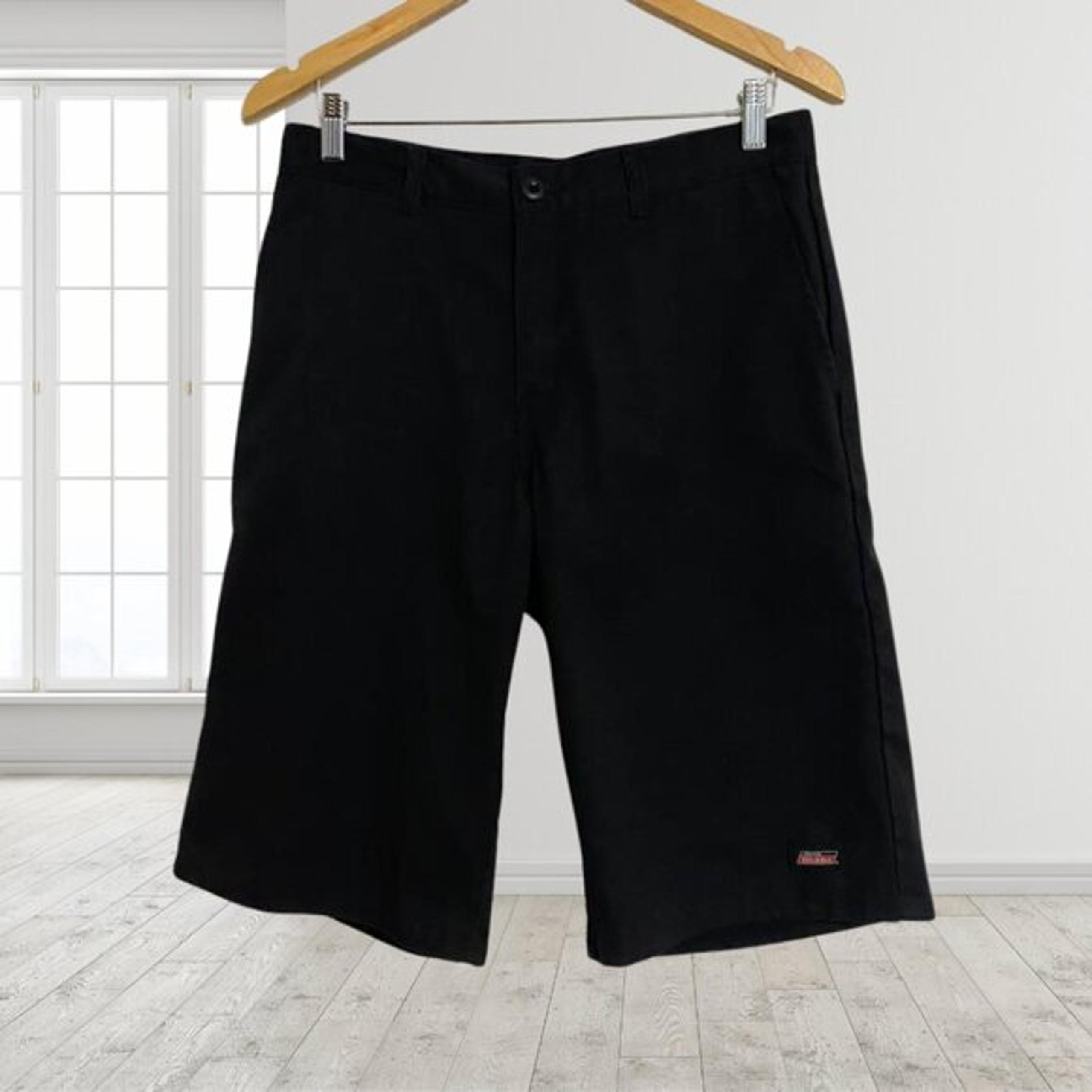 Dickies Men's Utility Shorts Black Size 32, Everyday Workwear, 5-Pocket Durable