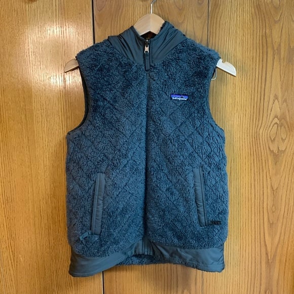 Patagonia Women’s Los Gatos Fleece Reversible Gray Vest