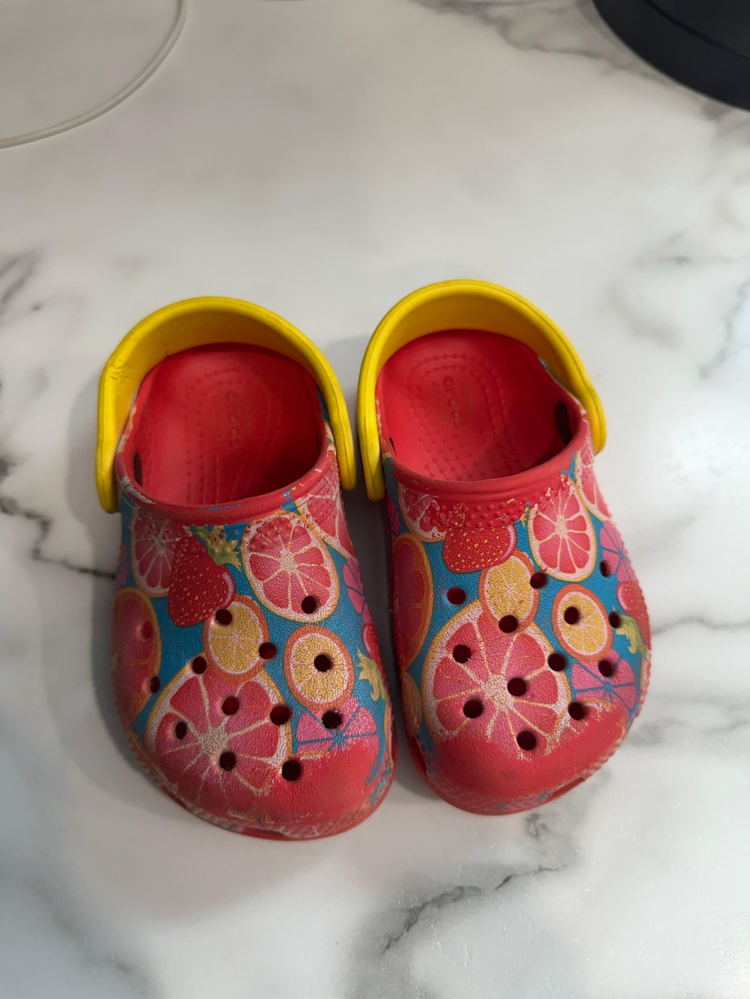 Toddler crocs