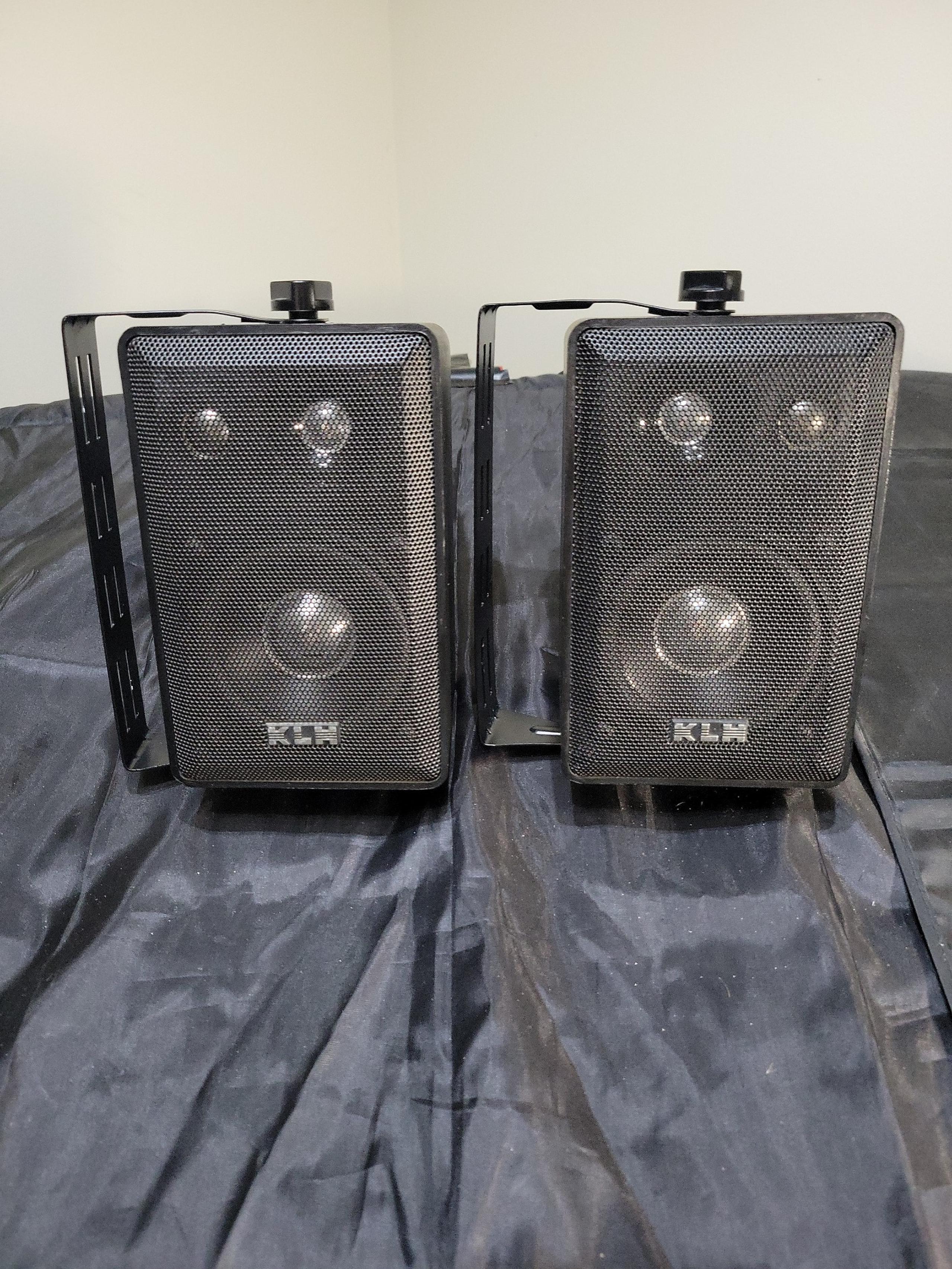 KLH Model 403A Indoor/Outdoor 3 way 40W Speakers