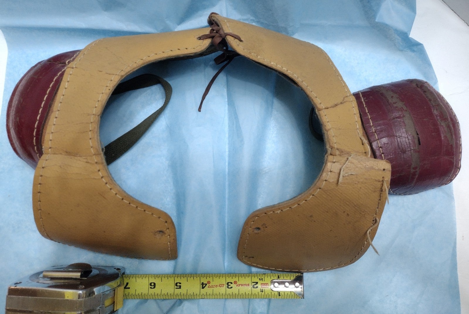 Hutch Mfg. child's leather football shoulder pads -Good