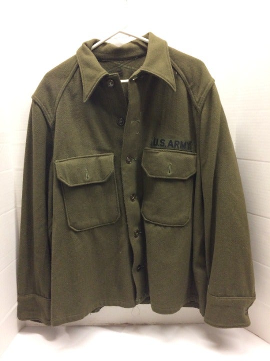 (M16) U.S. Army Wool/Nylon Large Botton Down top