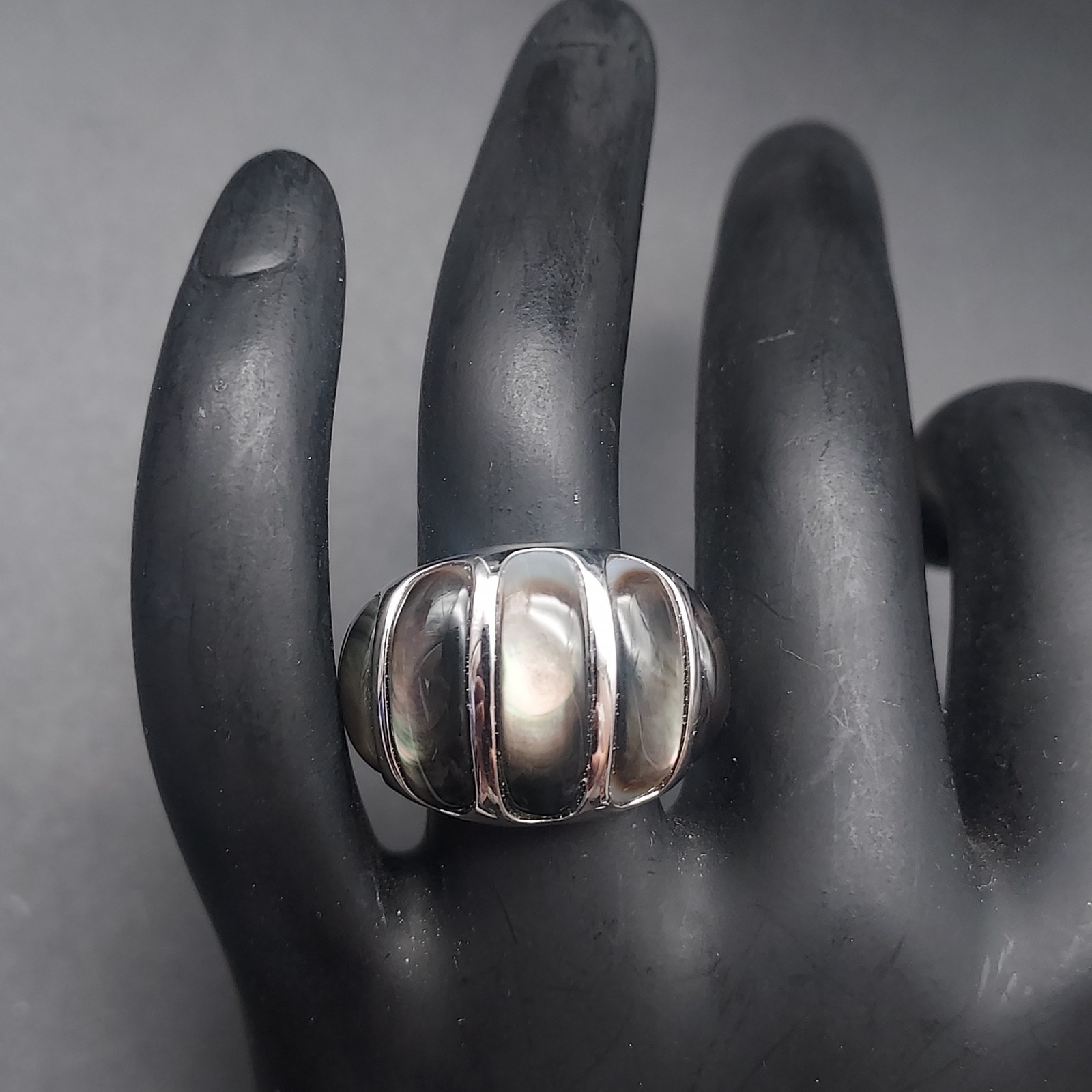 Sterling SIlver Gray Mother of Pearl Ring Size 6 925 China Moon Glow