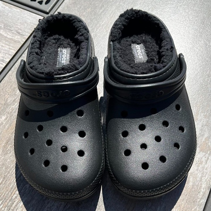 CROCS Youth Kids' Classic Fuzzy Faux Fur Lined Warm Unisex Clog Black Size J4