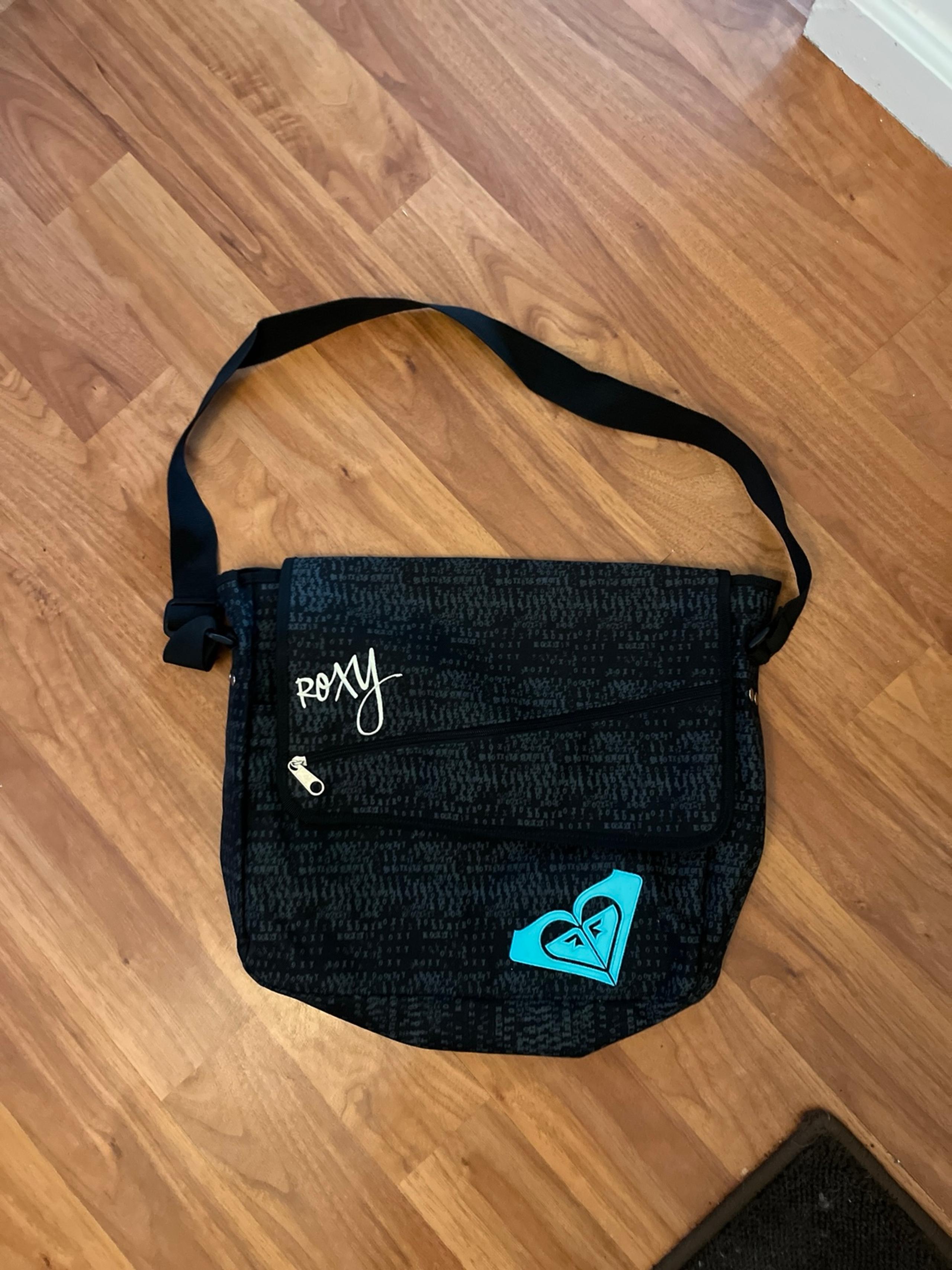 Vintage Y2K 90's Roxy Messenger Bag
