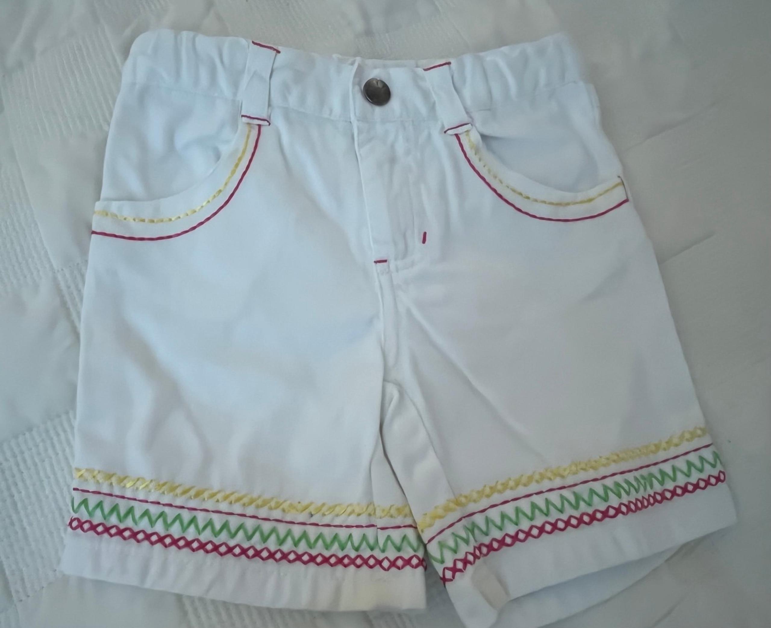 White shorts. Girls size 2T. . - Kids Headquarters