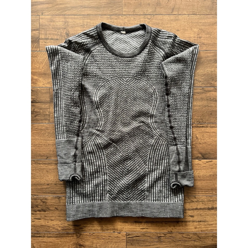 Ridiculously Cool Long Sleeve Lululemon Logo Athletic Shirt Women's Size Small