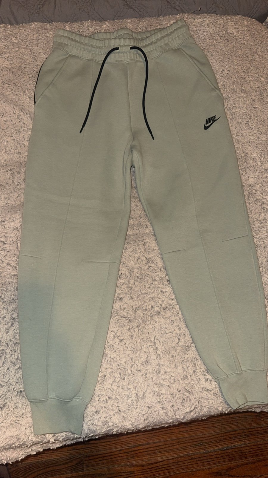 Men’s Nike Tech Joggers Size M New