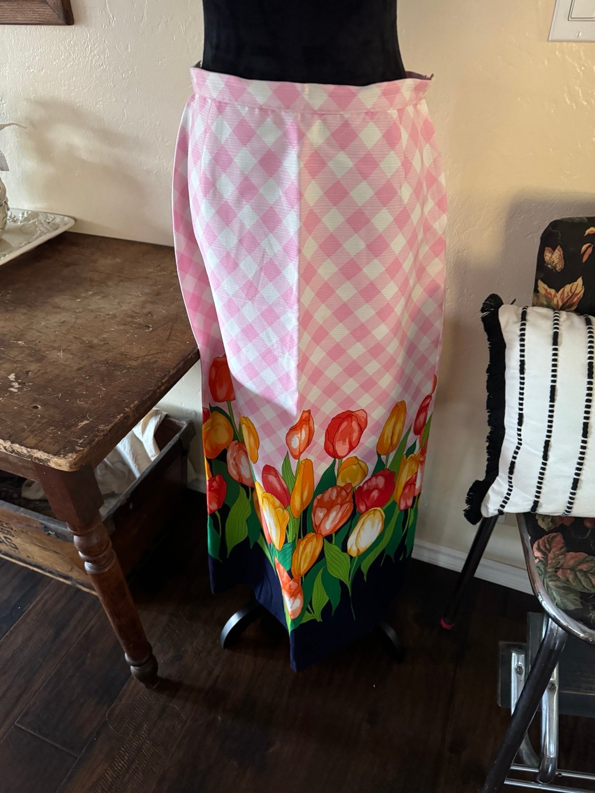 Vintage 60s Adelaar Orignal floral Maxi Skirt Size 14. Excellent Waist to hem