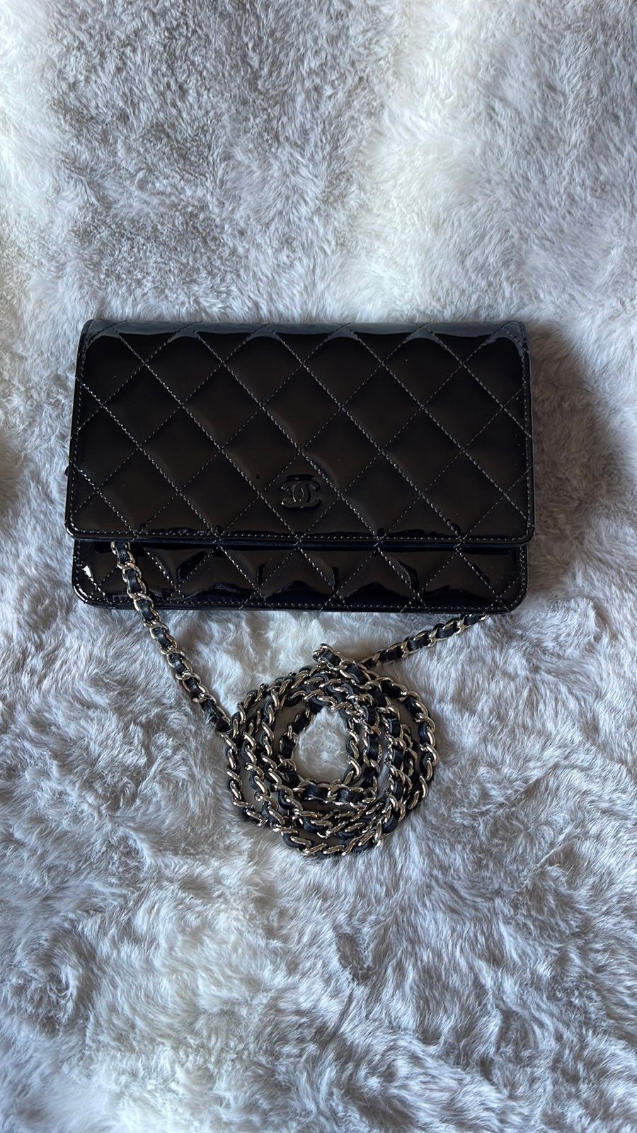 Authentic Chanel Classic wallet on Chain