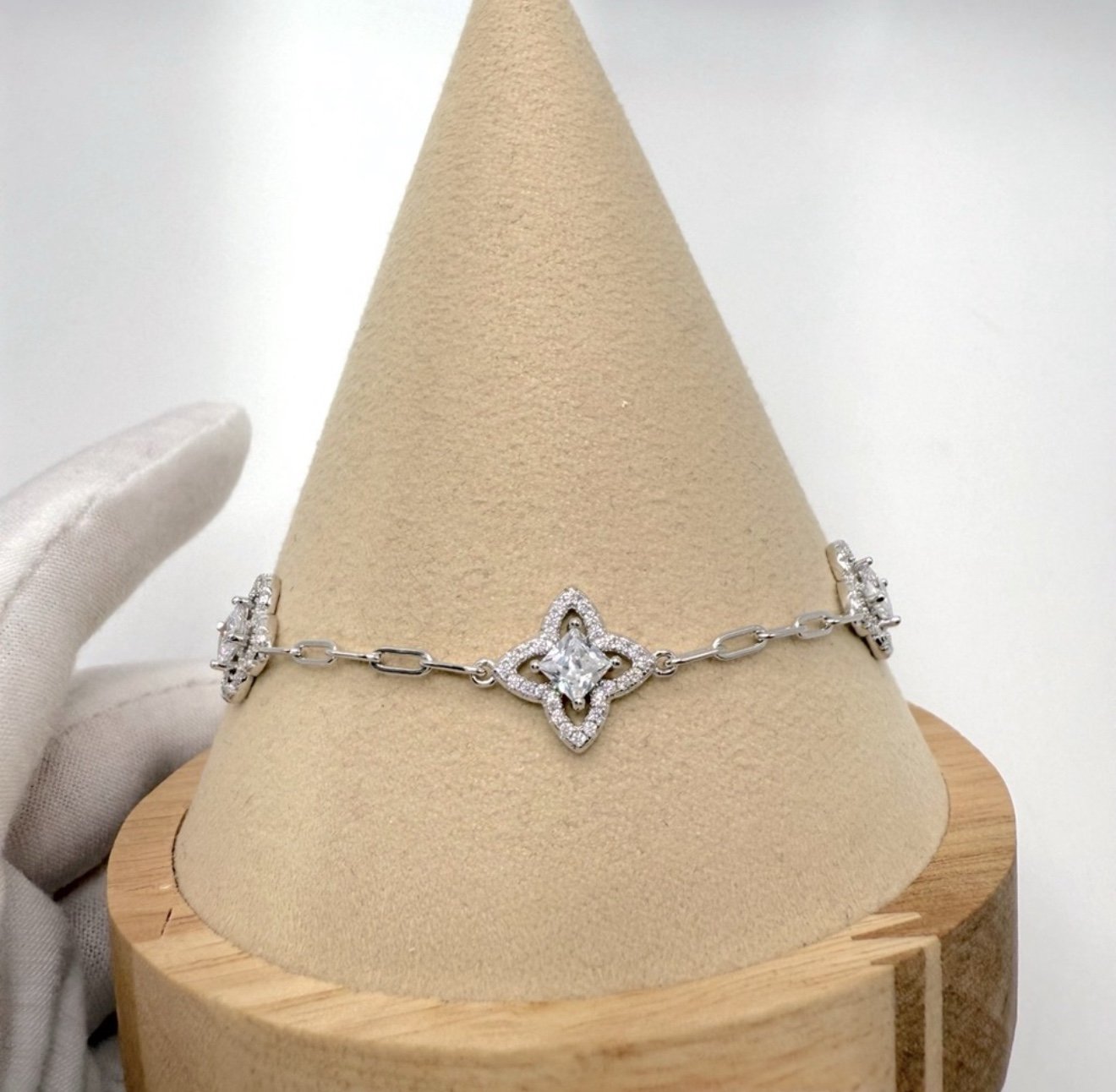 7” .925 Sterling Silver Clover Style Cz Bracelet