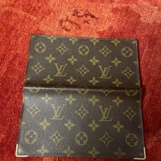 Authentic Louis Vuitton Monogram Bi-fold Wallet.