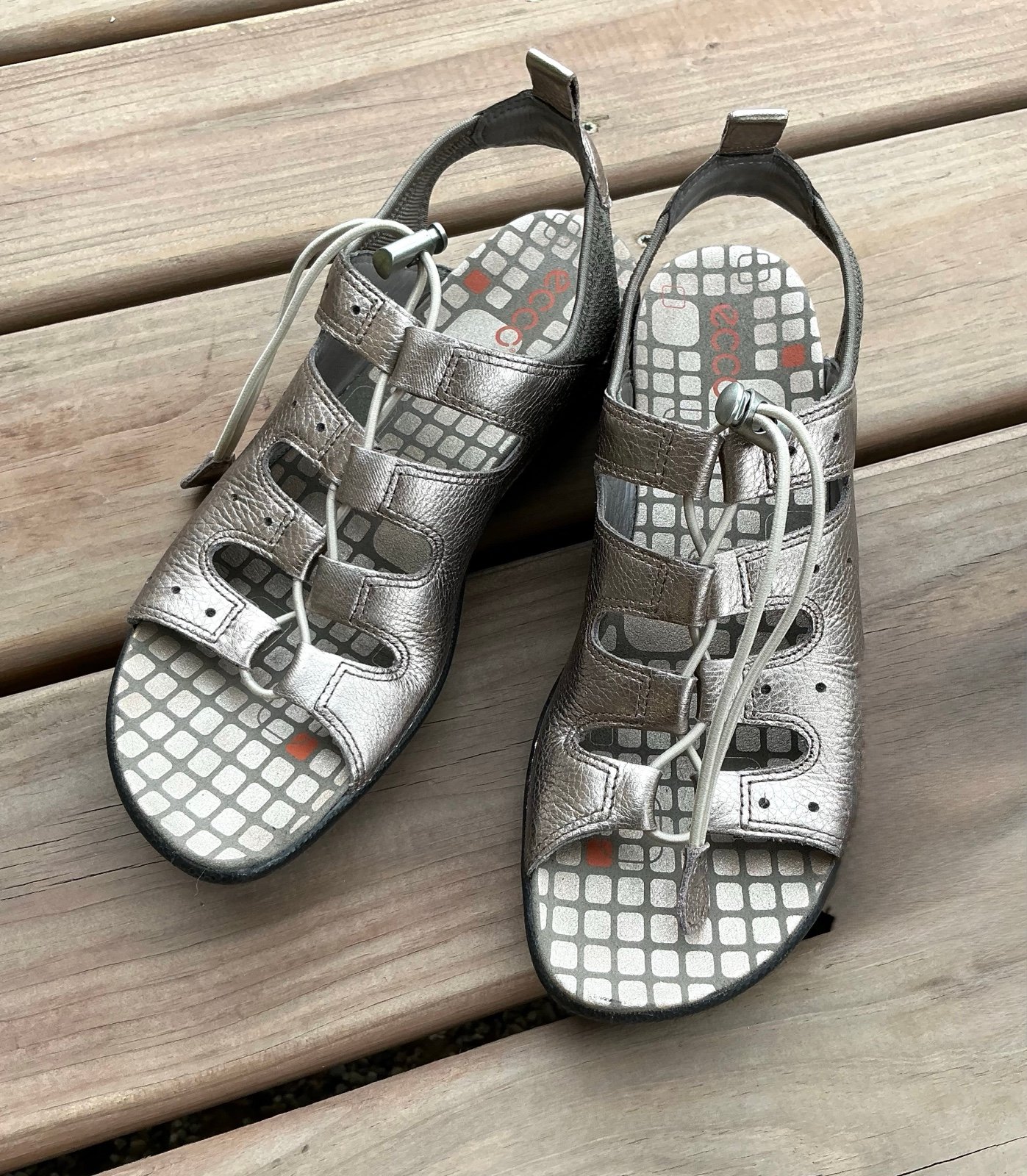 ECCO pretty and comfy sandals