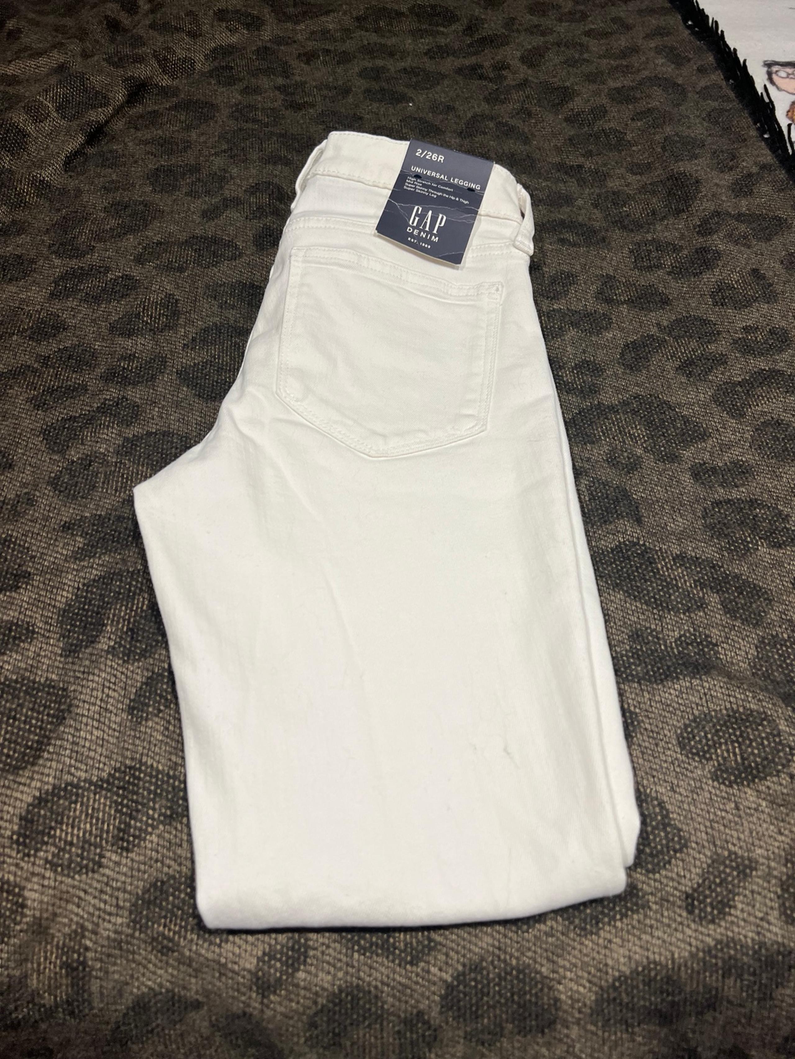 New w/tags Gap Denim White Universal Legging  Size 2/26R