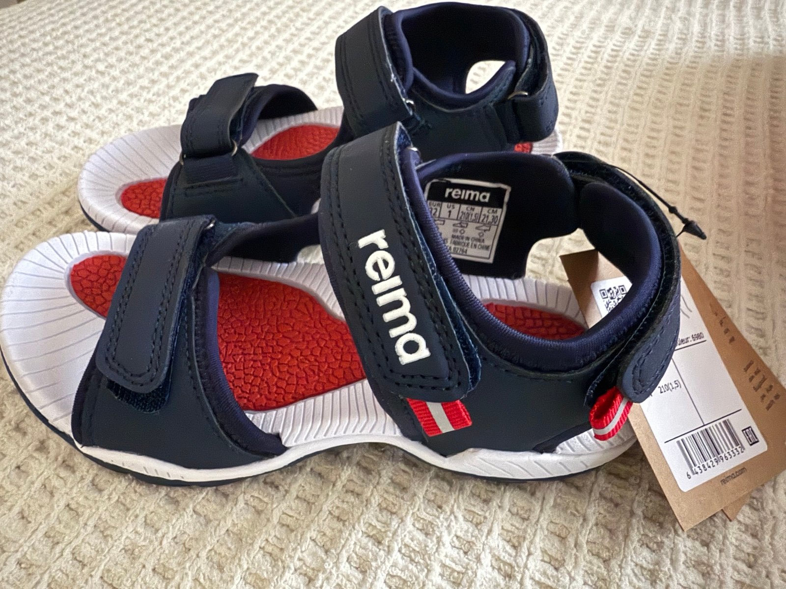 NWT Lightweight Sandals - Ratas US1 (EU32)