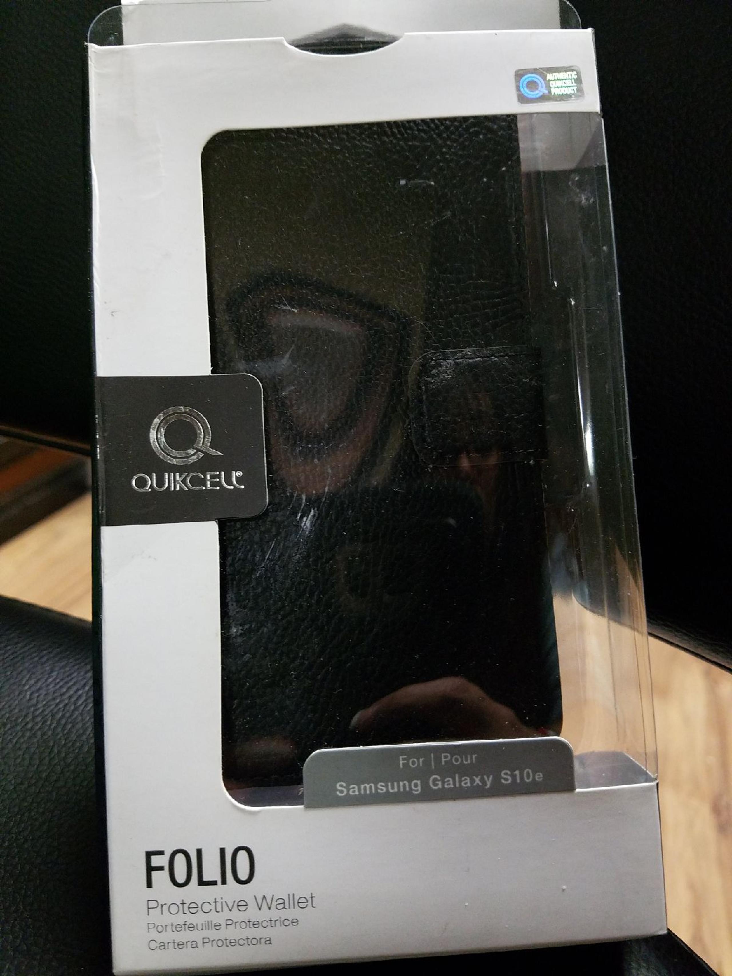 Samsung Galaxy S10 e protective wallet