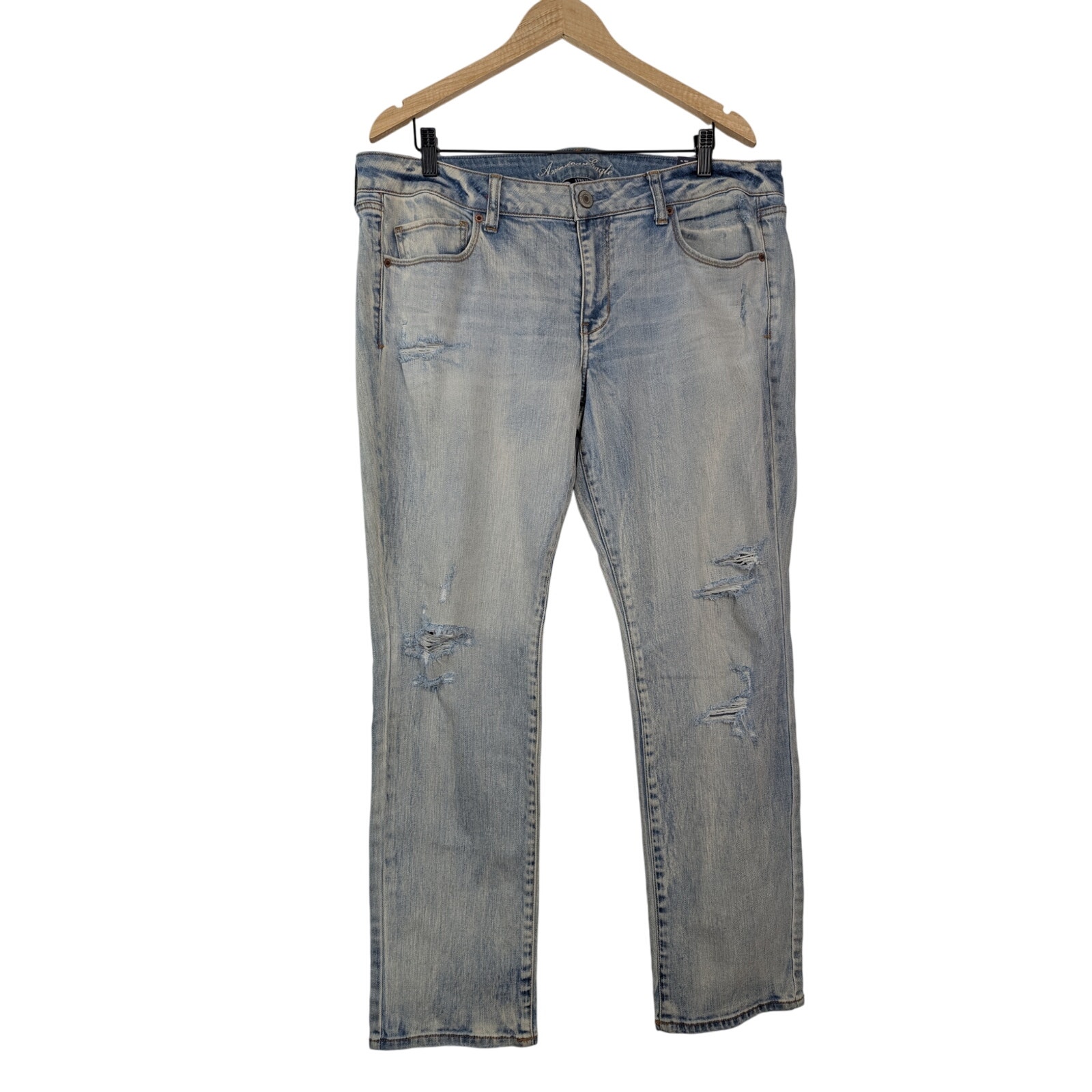 NWT American Eagle Stretch Distressed Low Rise Skinny Jean in Light Wash