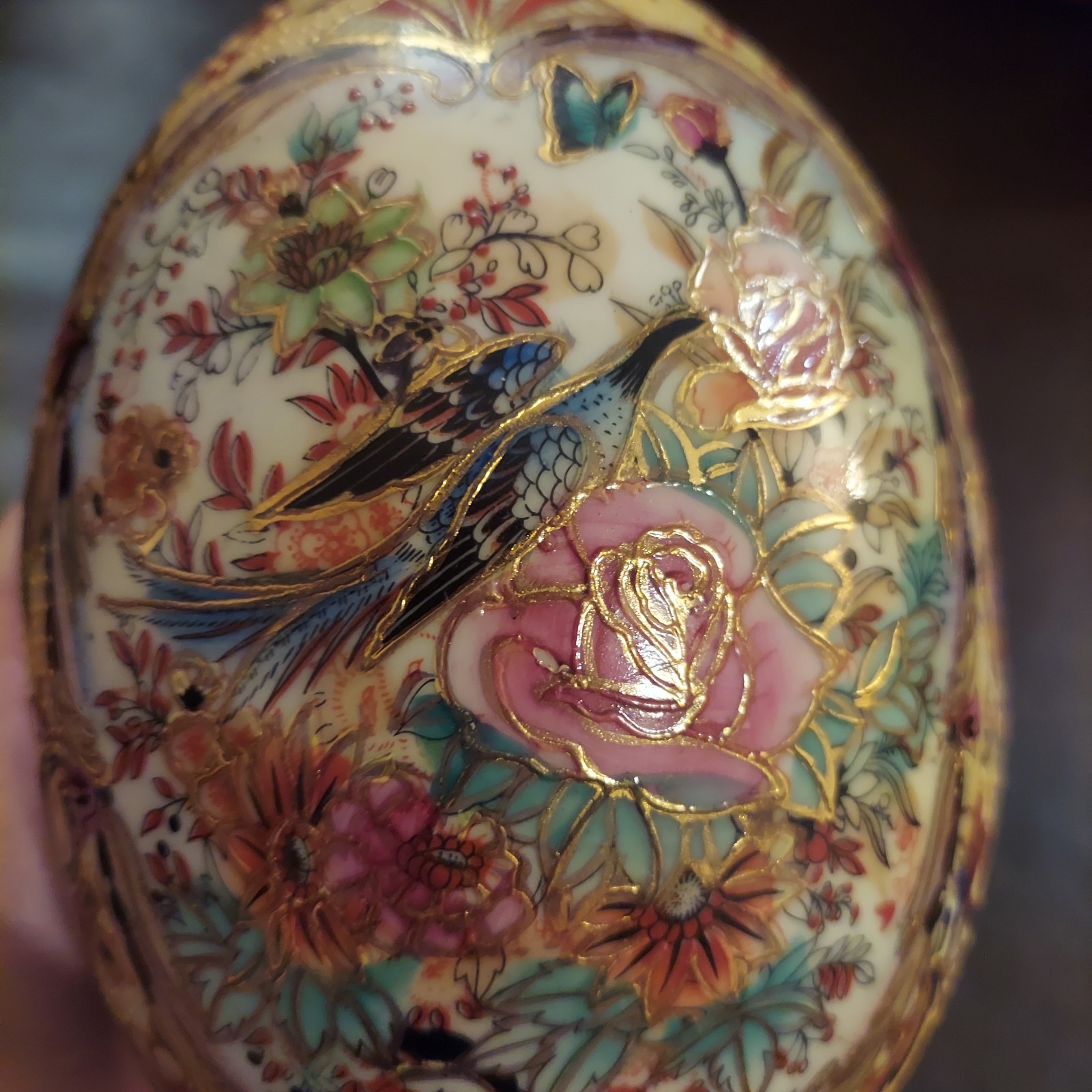 Vintage Kutani style porcelain beautiful Asian hand painted egg
