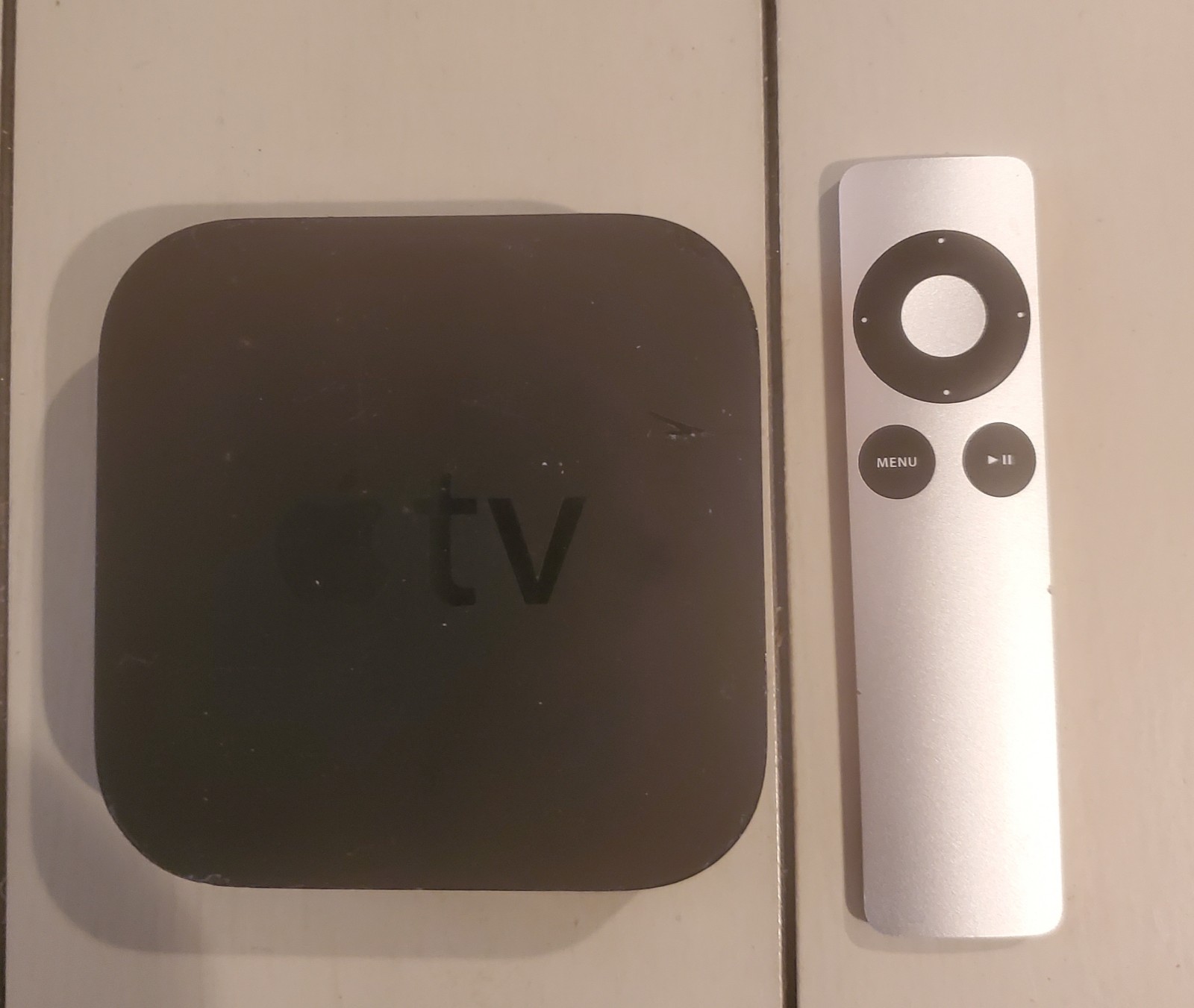 Apple - Apple TV Streaming Media Player w/Remote - 2nd Generation - 32GB - Model