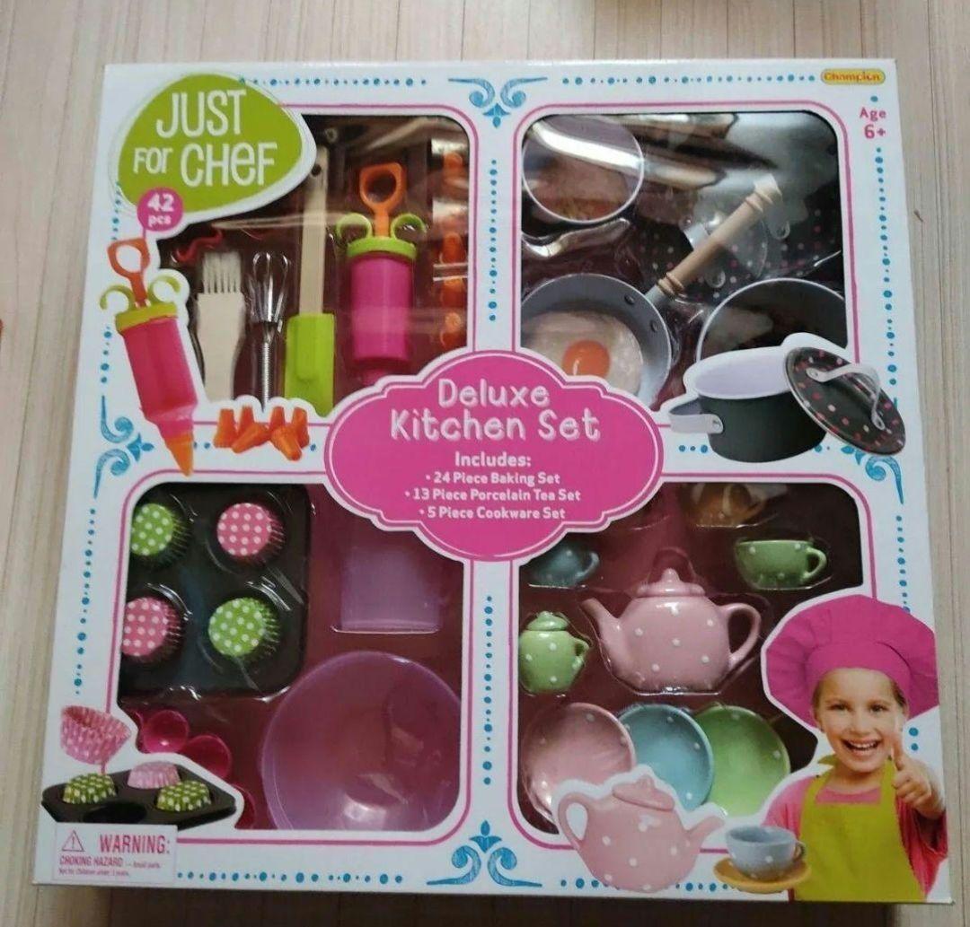 Campion Deluxe Kitchen Set 42-Piece Playset