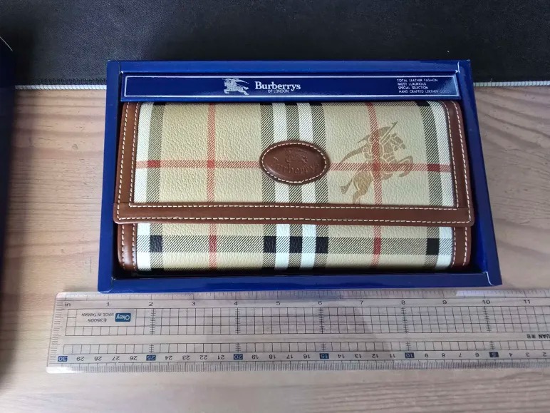 Burberrys of London - Women Vintage Long Wallet Leather