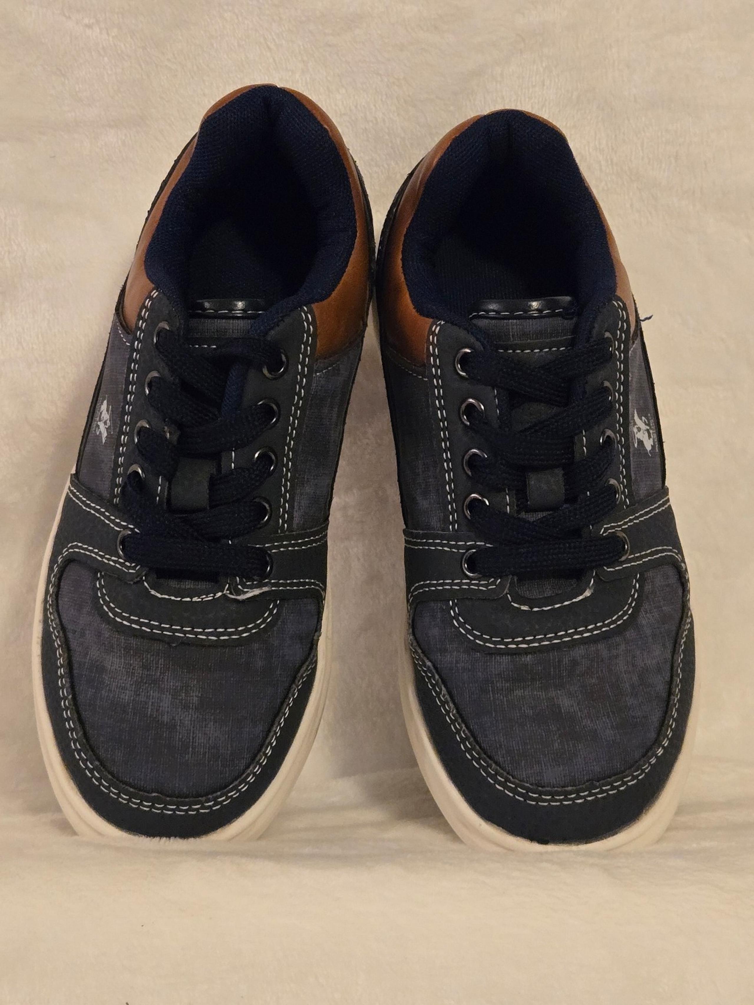 Size 1 Boys Casual Shoe