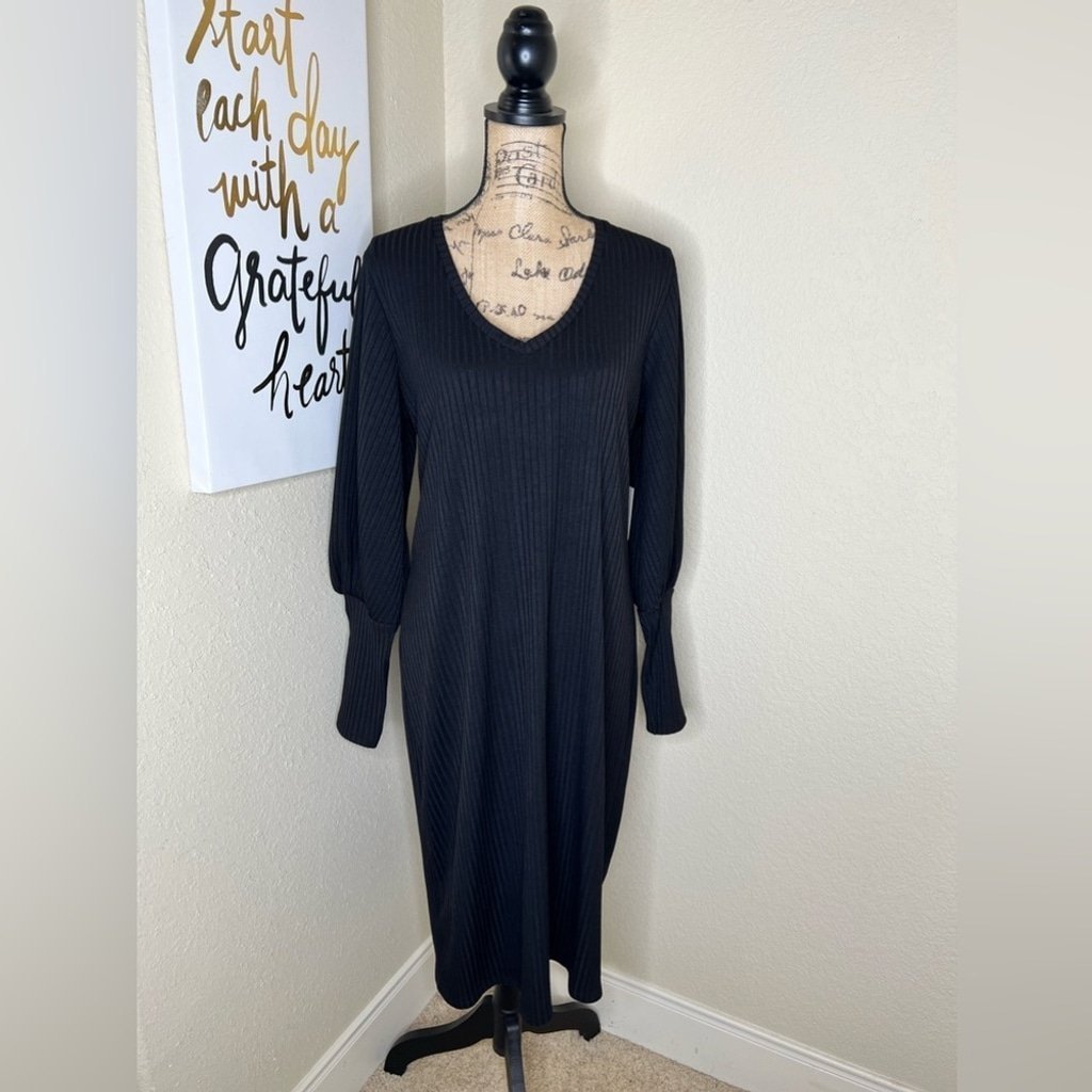 Eloquii Pullover Ribbed Style Black Dress with Balloon-ish Sleeves Size 14