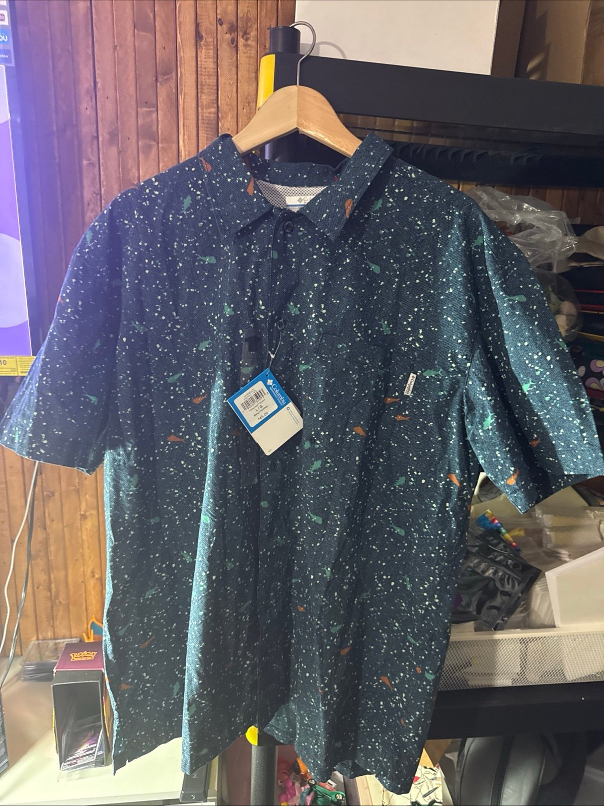 Columbia Men's Size L Short Sleeve Button Up Shirt All Over Fish Print Blue/gree