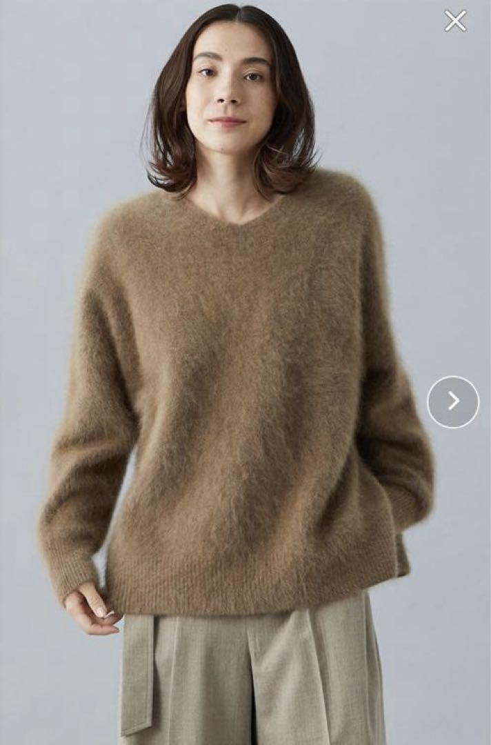 1st arrondissement Raccoon V-neck Knit