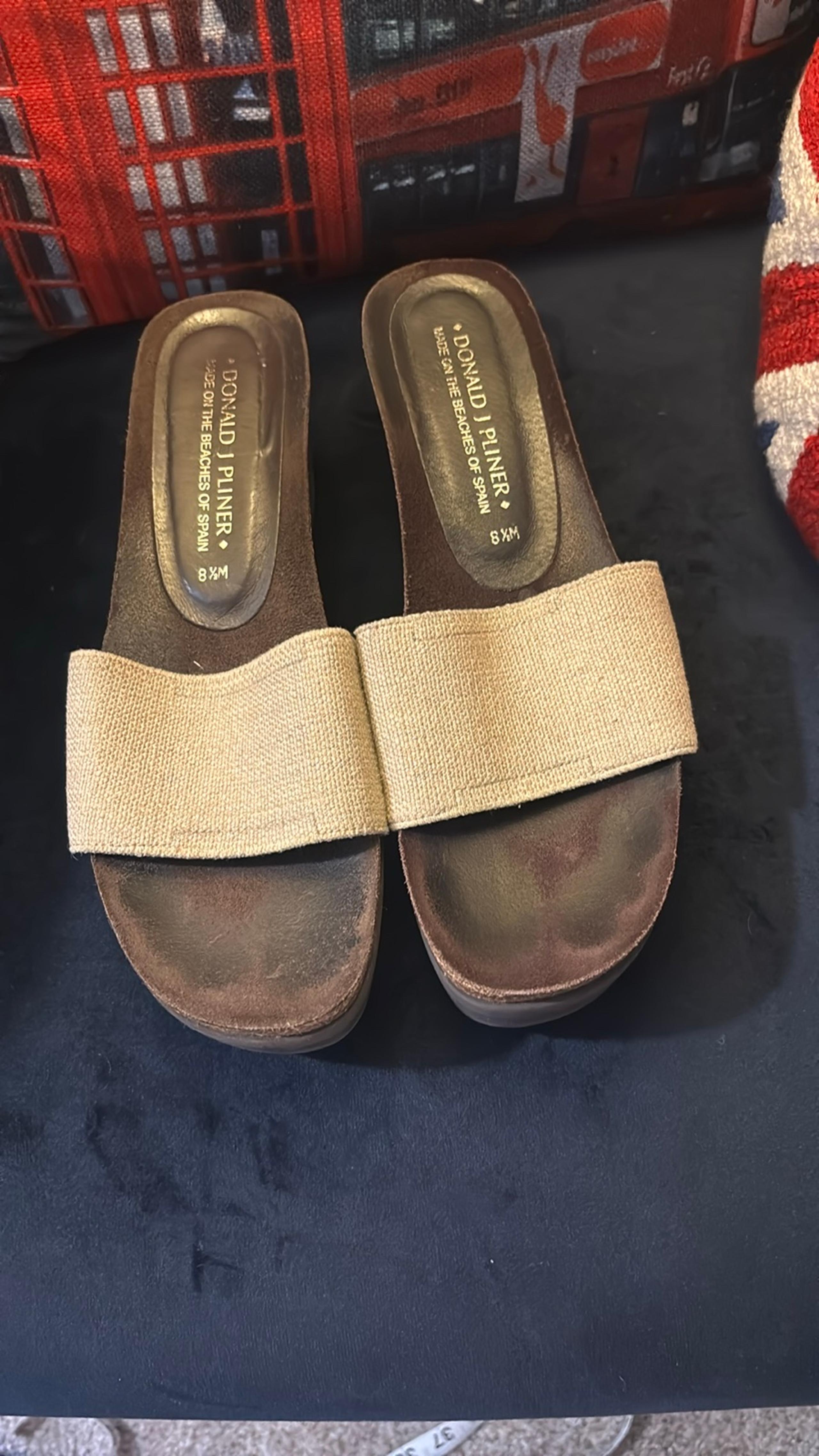Donald J. Pliner Women's Tan Slide Sandals, Size 8.5B