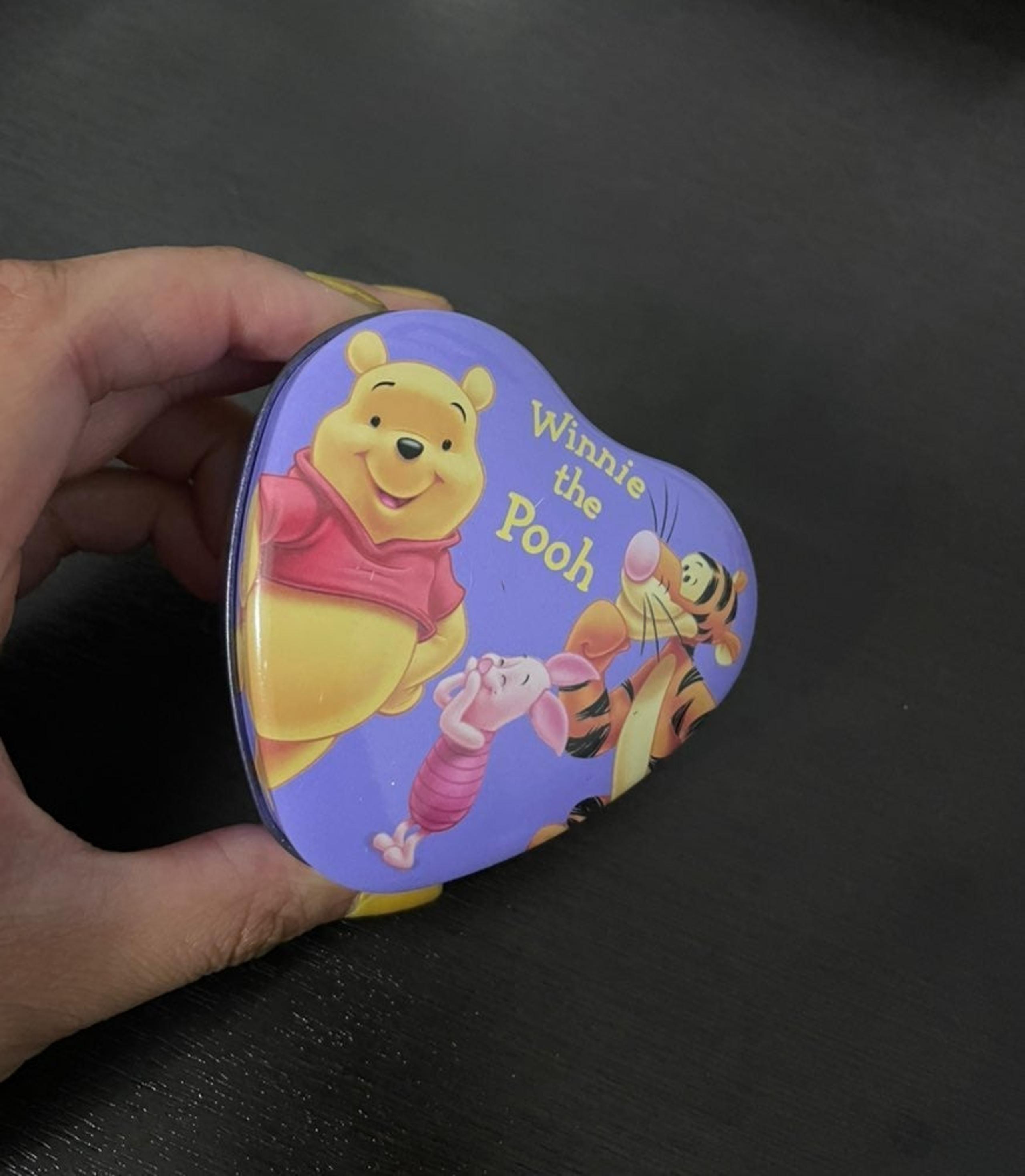 Winne The Pooh heart box
